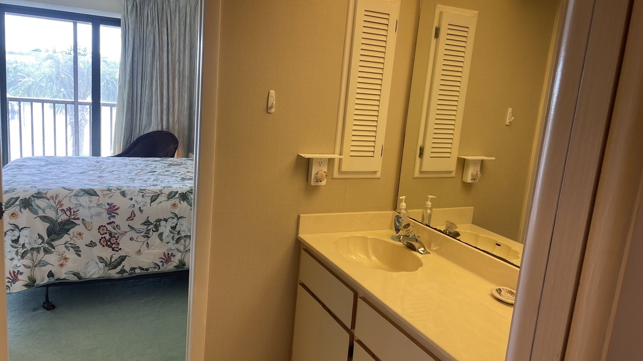 Photo of Bedroom in Bokeelia