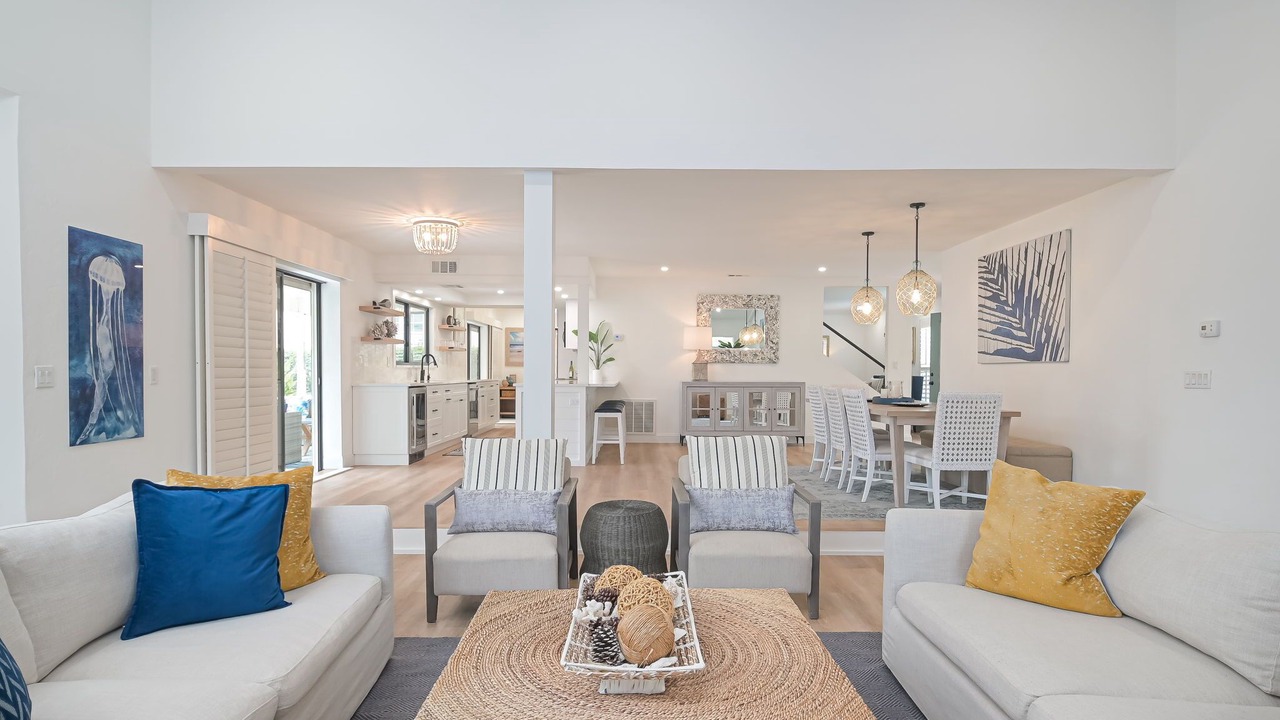 Photo of Livingroom in Royal Harbor