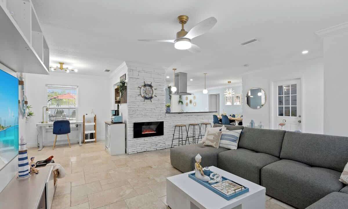 Photo of Livingroom in Palma Sola