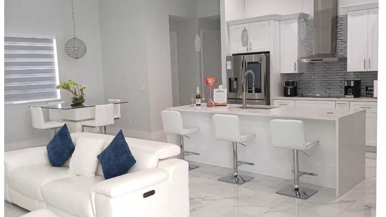 Photo of Livingroom in Mariner