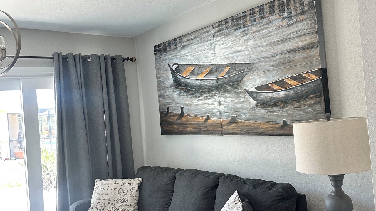 Photo of Livingroom in Edgewater