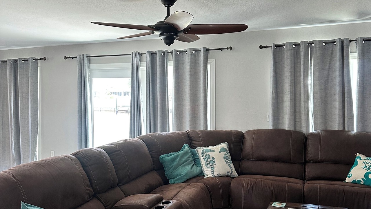 Photo of Livingroom in Edgewater