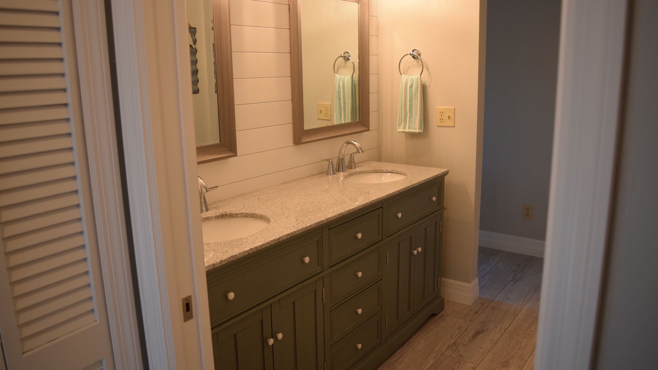 Photo of Bathroom in Pelican