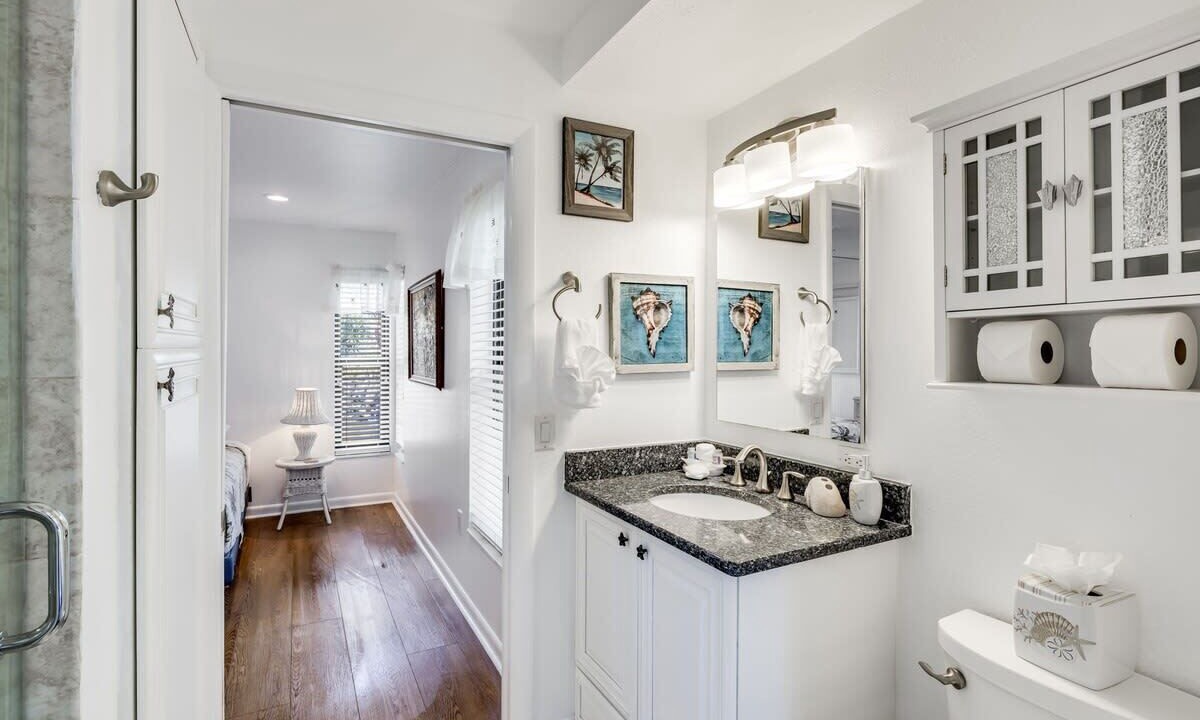 Photo of Bathroom in West Rocks