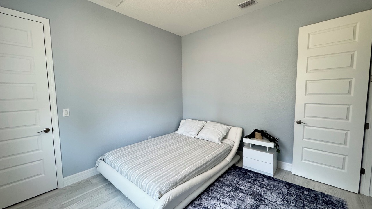 Photo of Bedroom in Pine Valley