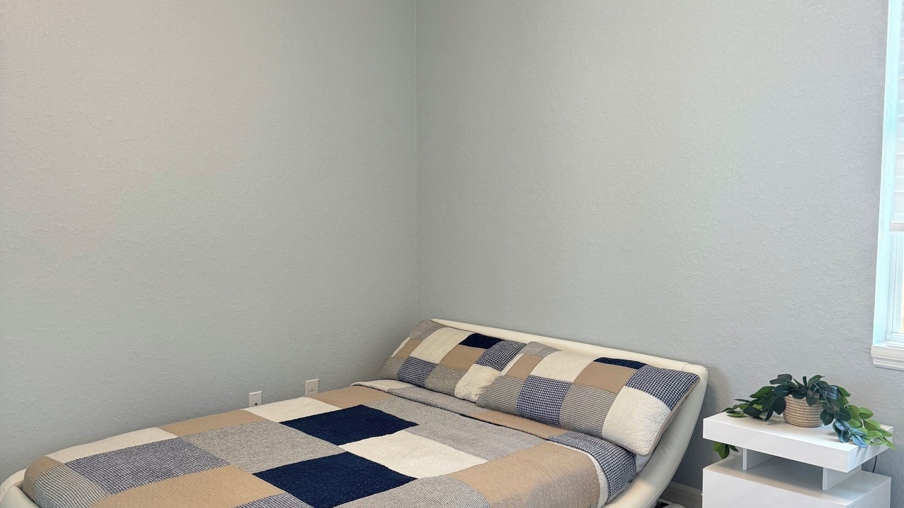 Photo of Bedroom in Pine Valley