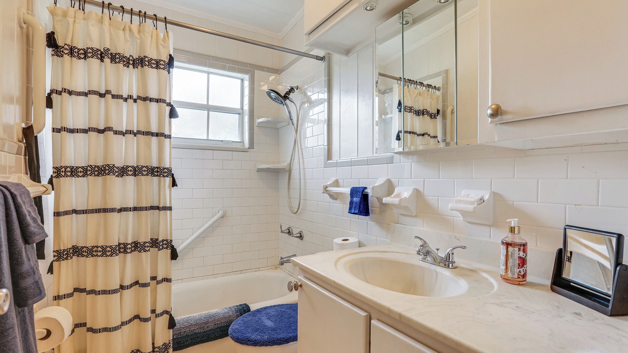 Photo of Bathroom in LaBelle