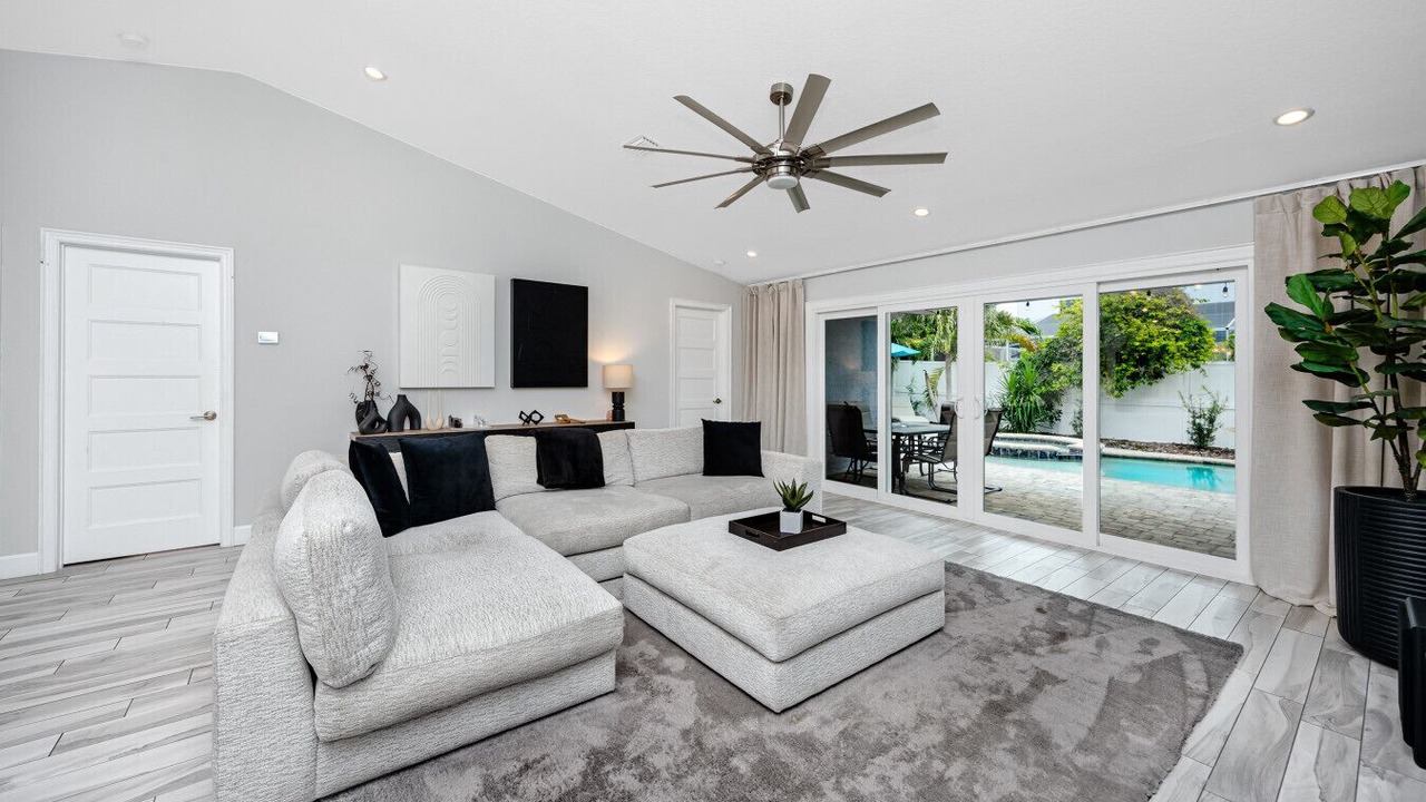 Photo of Livingroom in Palm Harbor