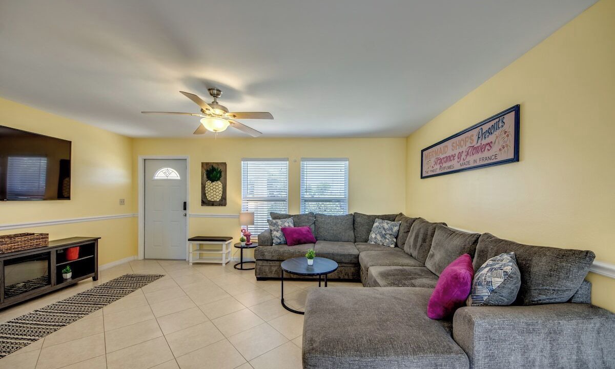 Photo of Livingroom in Eight Lakes