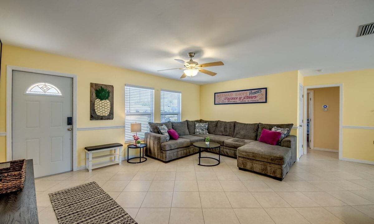 Photo of Livingroom in Eight Lakes