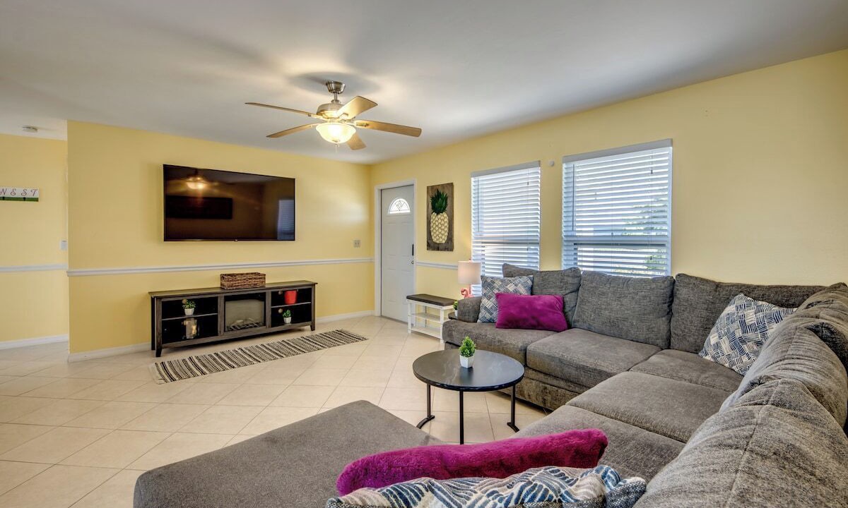 Photo of Livingroom in Eight Lakes