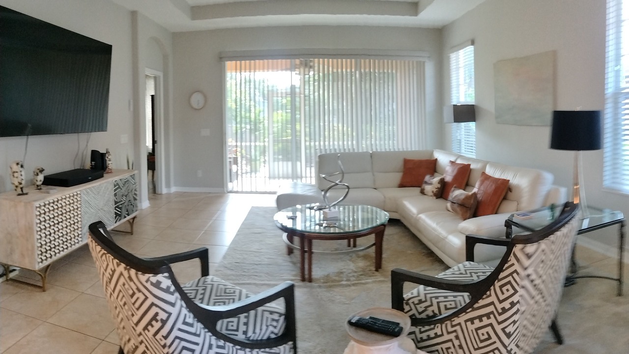 Photo of Livingroom in Whitney Beach