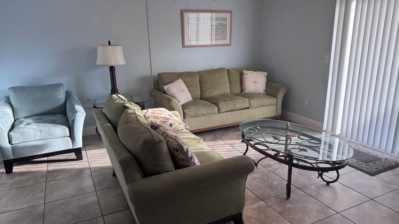 Photo of Livingroom in Gulf Gate Estates