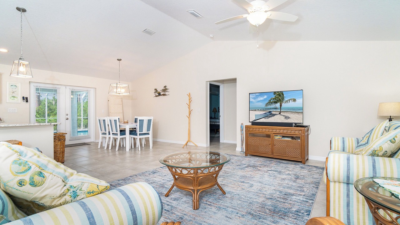 Photo of Livingroom in Gulf Cove