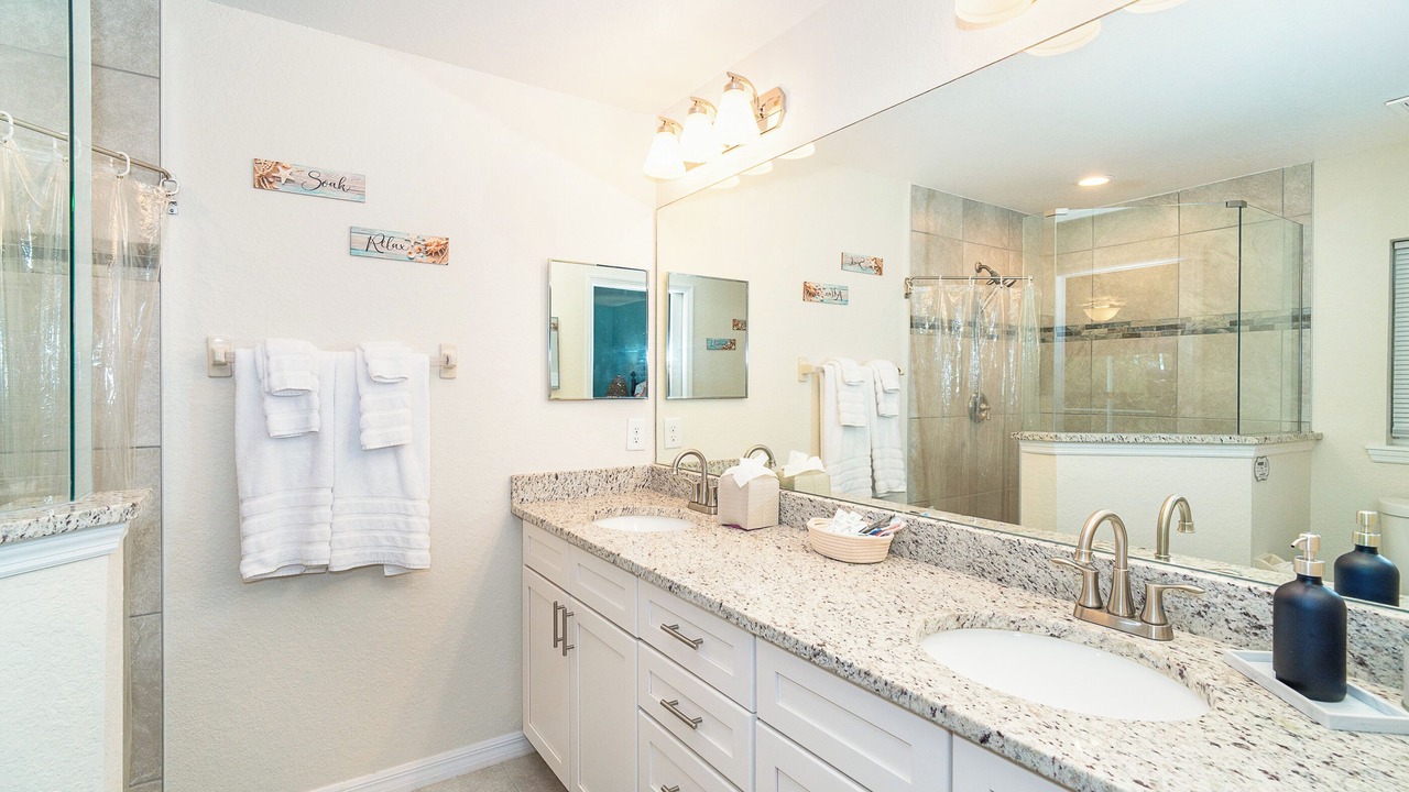 Photo of Bathroom in Gulf Cove