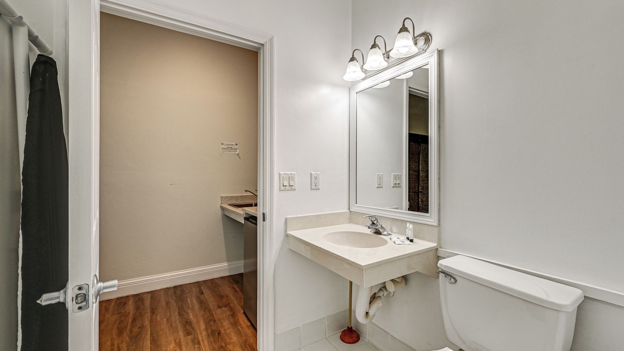 Photo of Bathroom in Naples