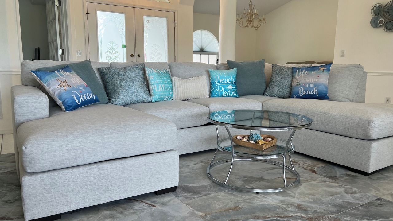 Photo of Livingroom in Long Meadow