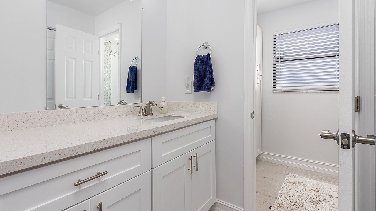 Photo of Bathroom in Caloosahatchee