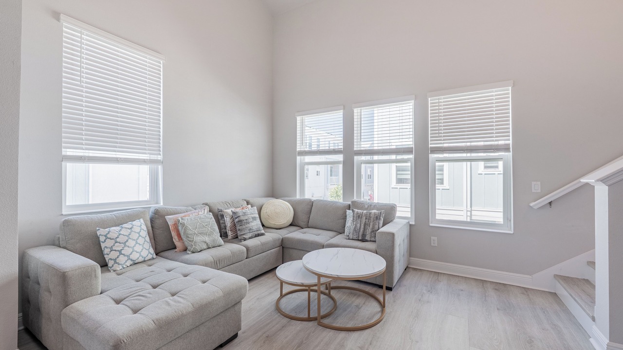 Photo of Livingroom in Downtown