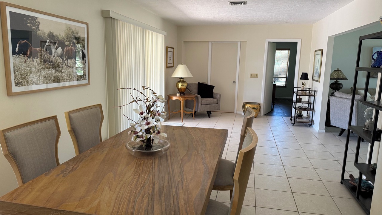 Photo of Livingroom in Englewood
