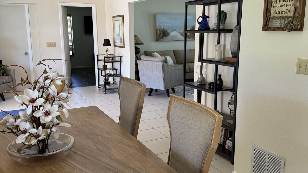 Photo of Livingroom in Englewood