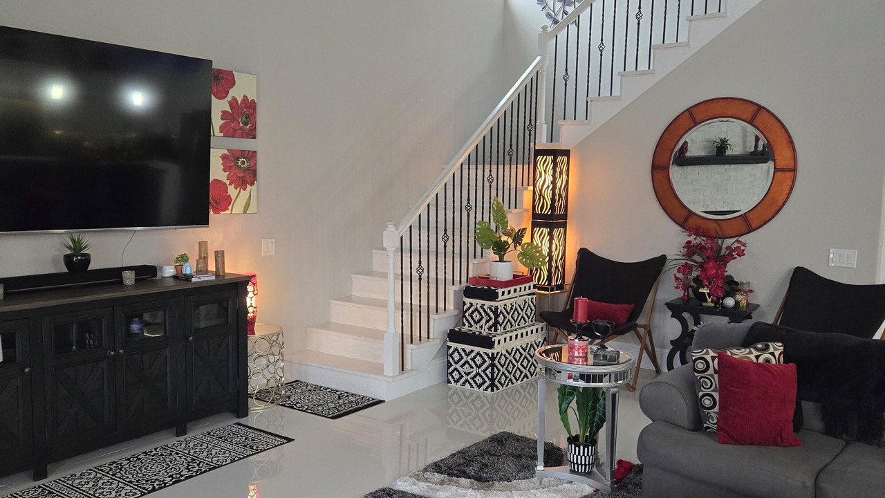 Photo of Livingroom in Central Naples