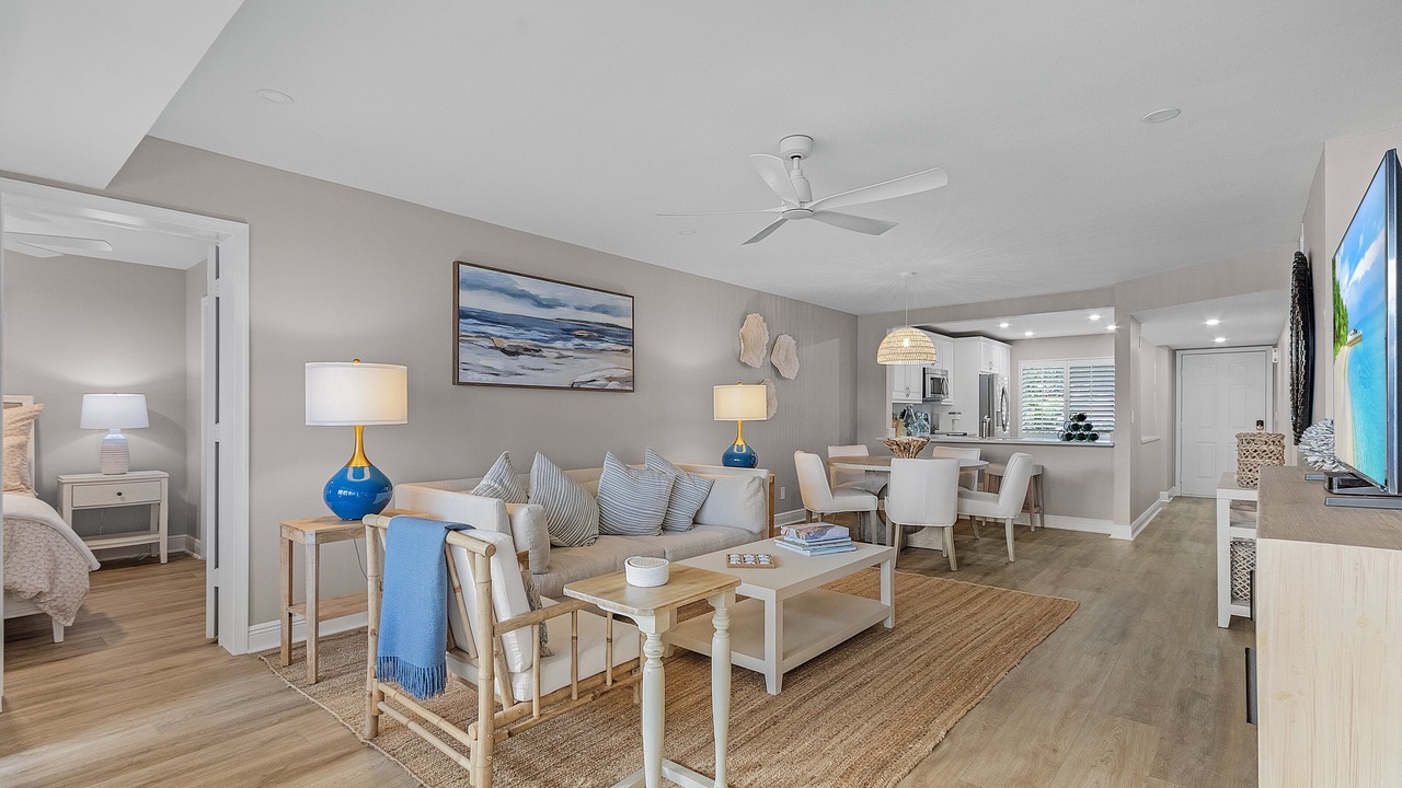 Photo of Livingroom in Vanderbilt Beach