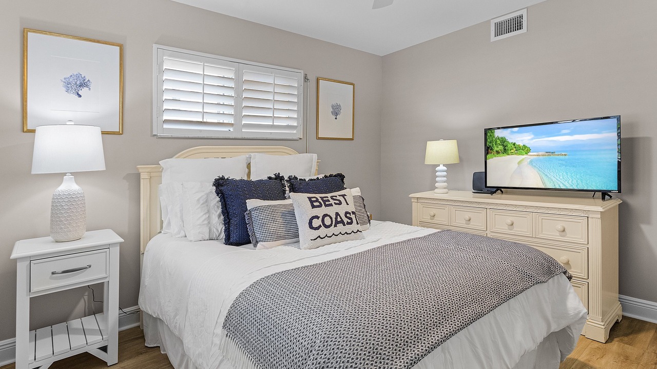 Photo of Bedroom in Vanderbilt Beach