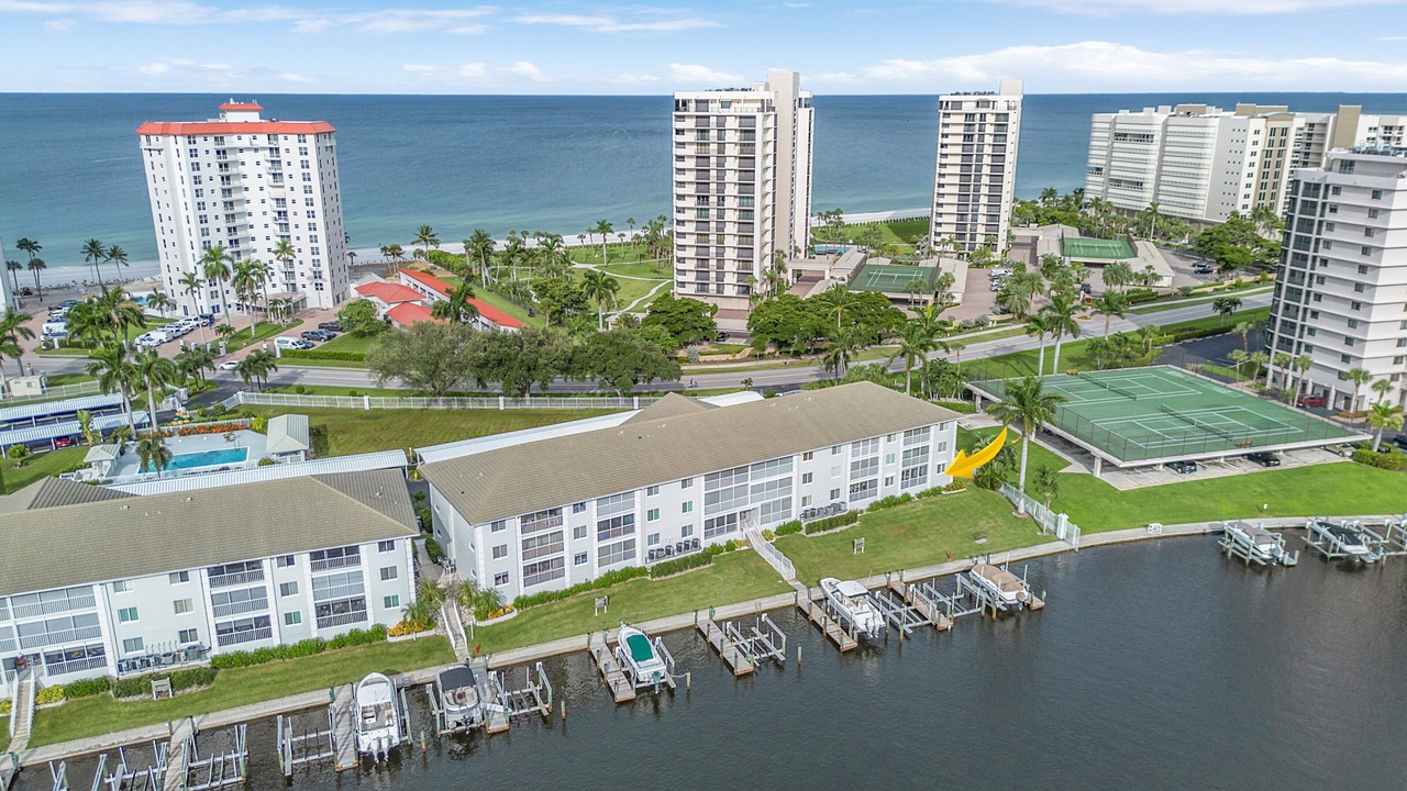 Photo of Outdoor in Vanderbilt Beach
