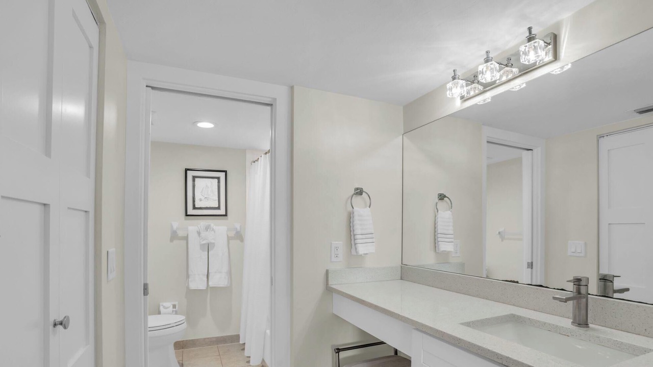 Photo of Bathroom in Park Shore