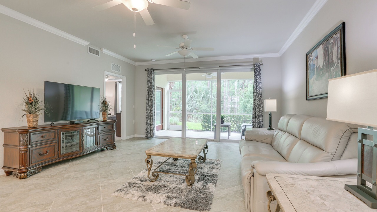 Photo of Livingroom in Pelican Preserve