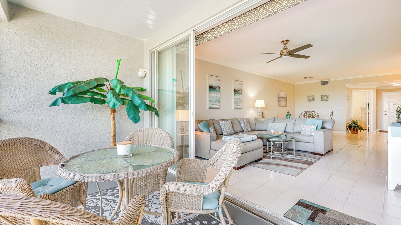 Photo of Patio Balcony in Vanderbilt Beach