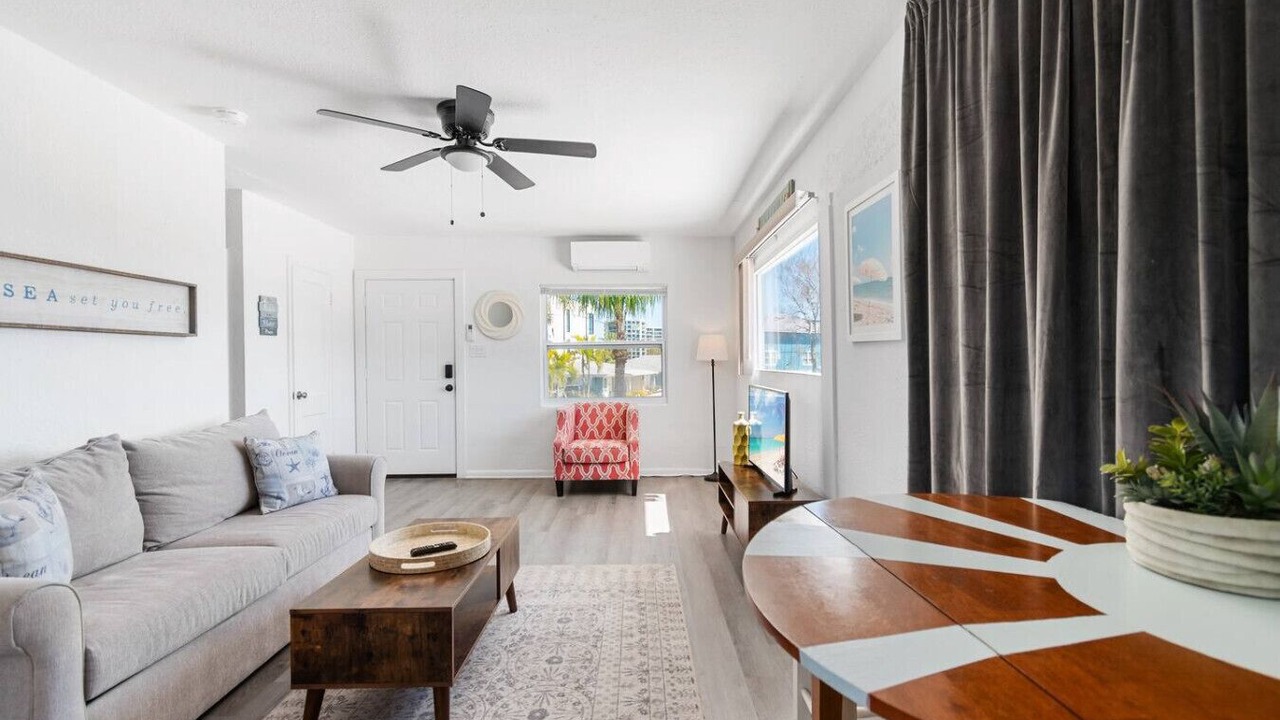 Photo of Livingroom in Bay Esplanade