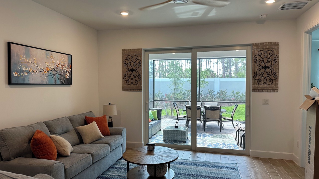 Photo of Livingroom in Englewood