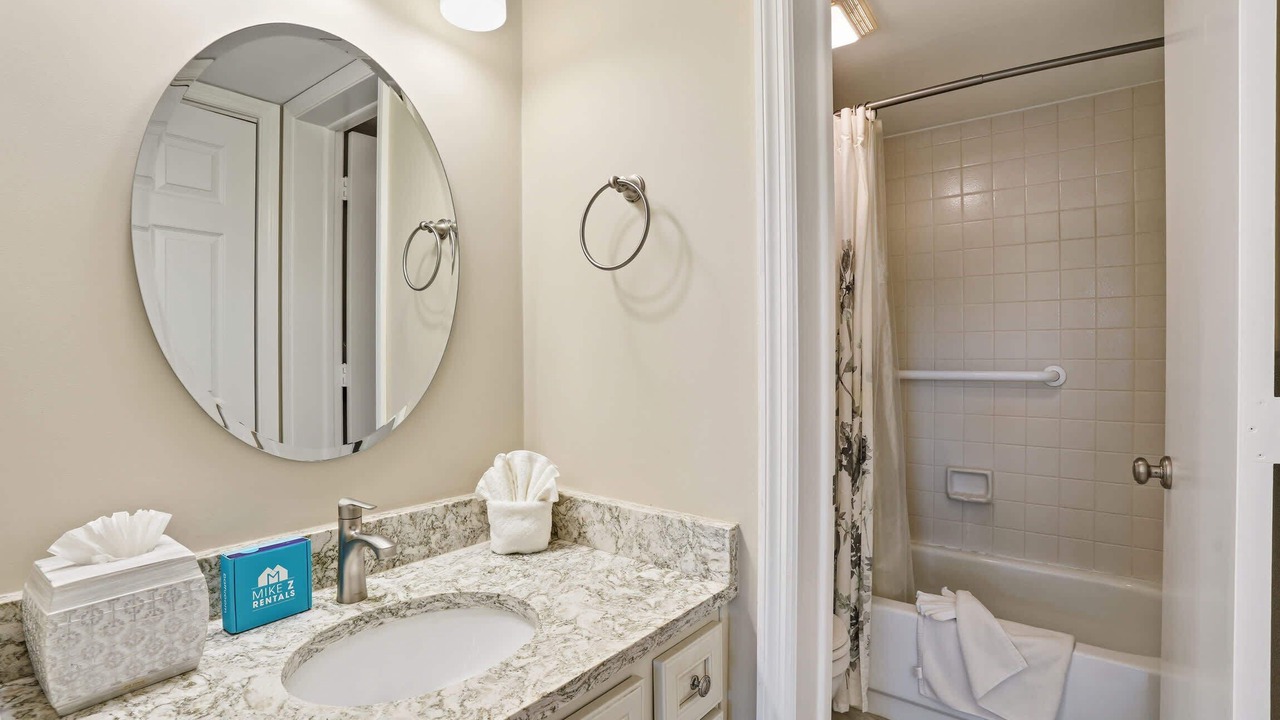 Photo of Bathroom in Park Shore