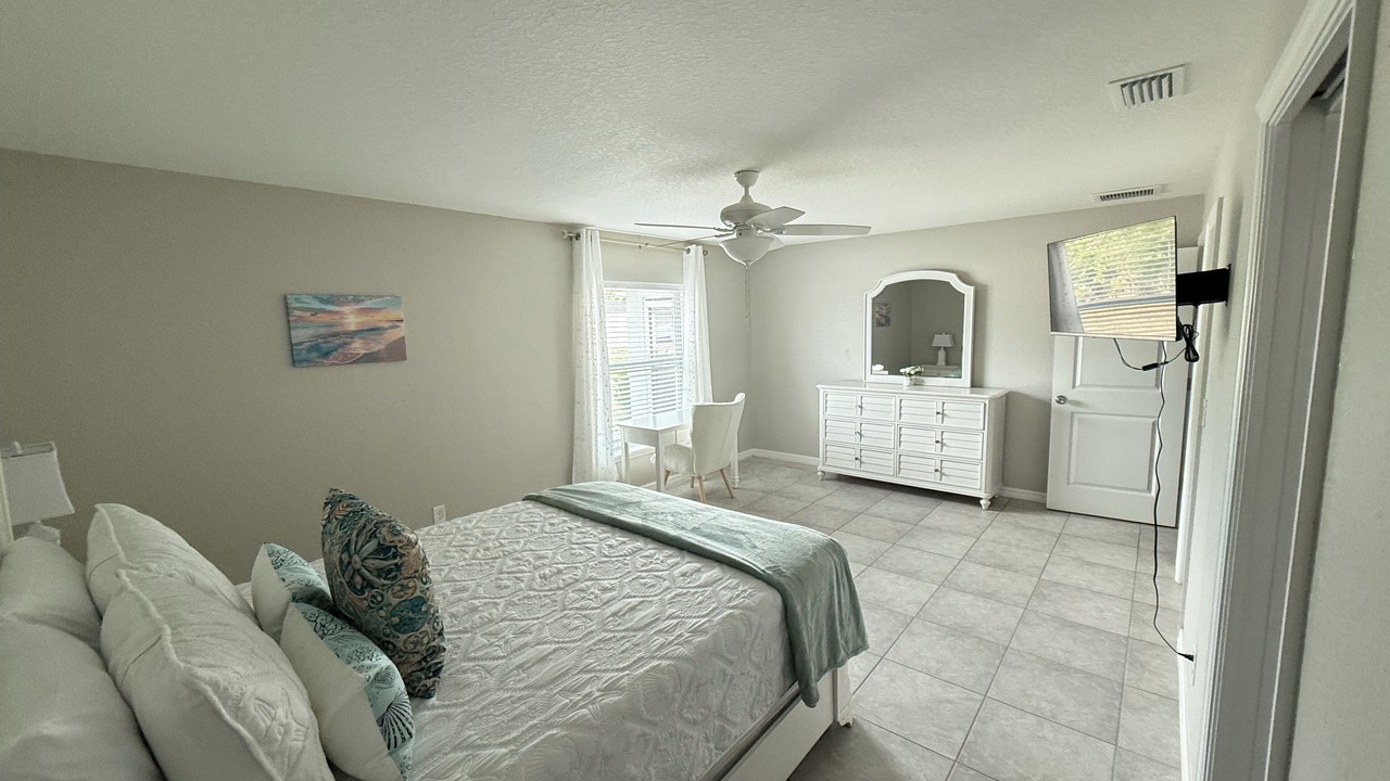 Photo of Bedroom in Englewood East