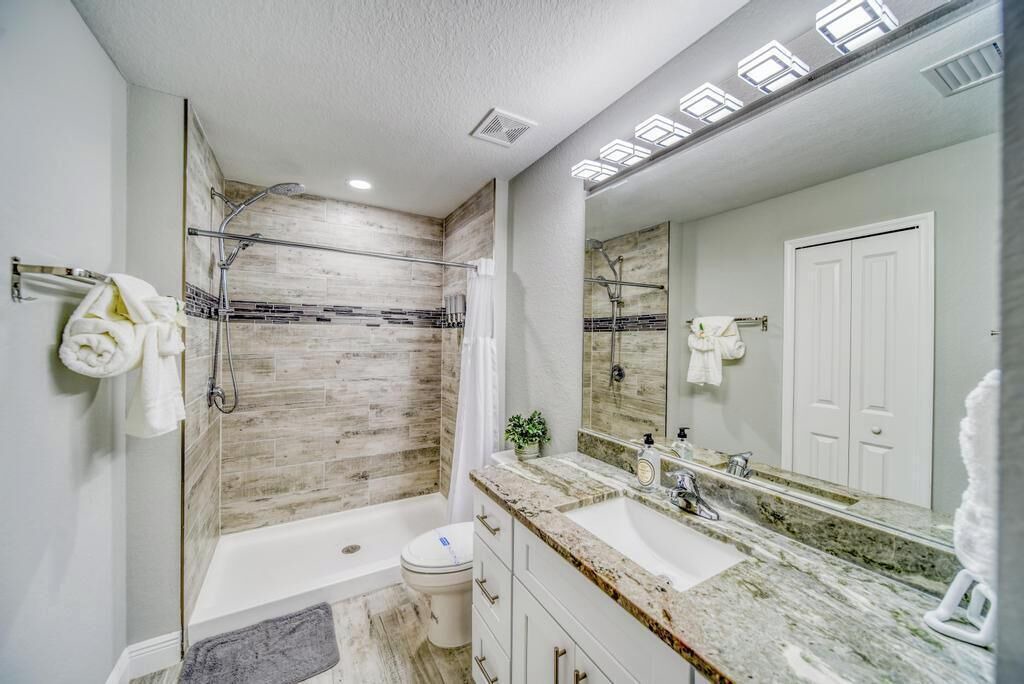 Photo of Bathroom in Diplomat
