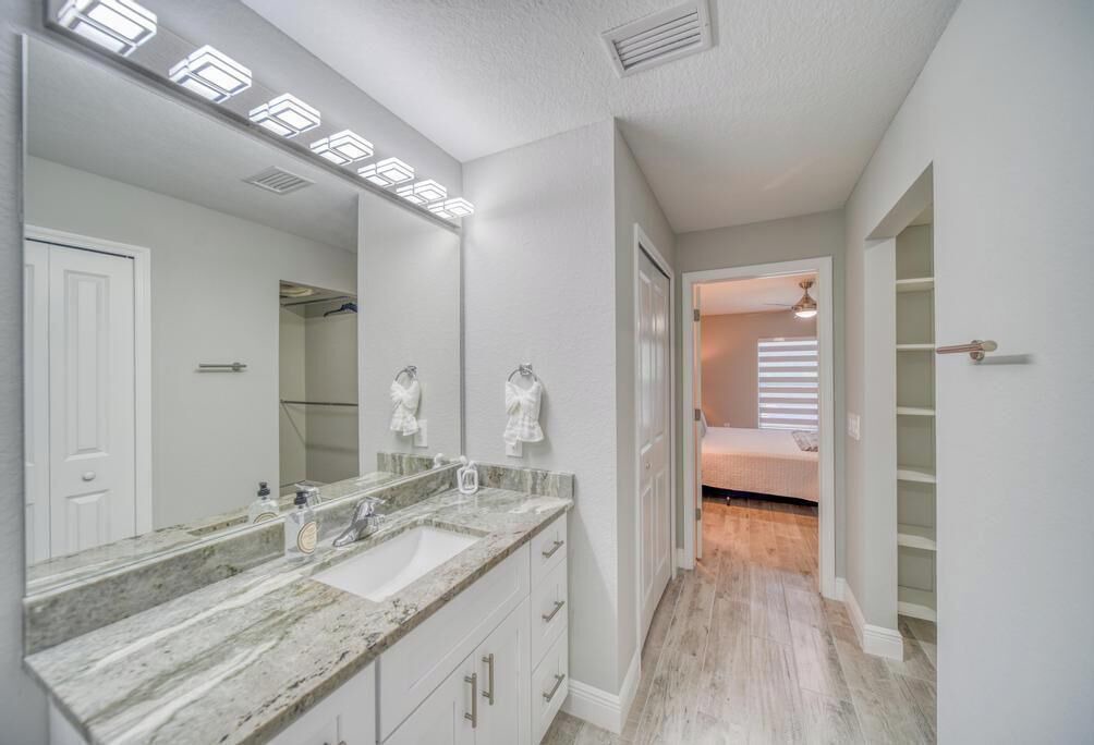 Photo of Bathroom in Diplomat