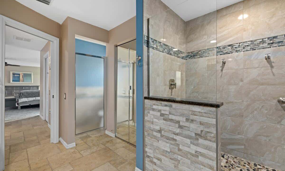 Photo of Bathroom in Plantation