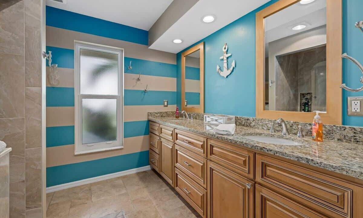 Photo of Bathroom in Plantation