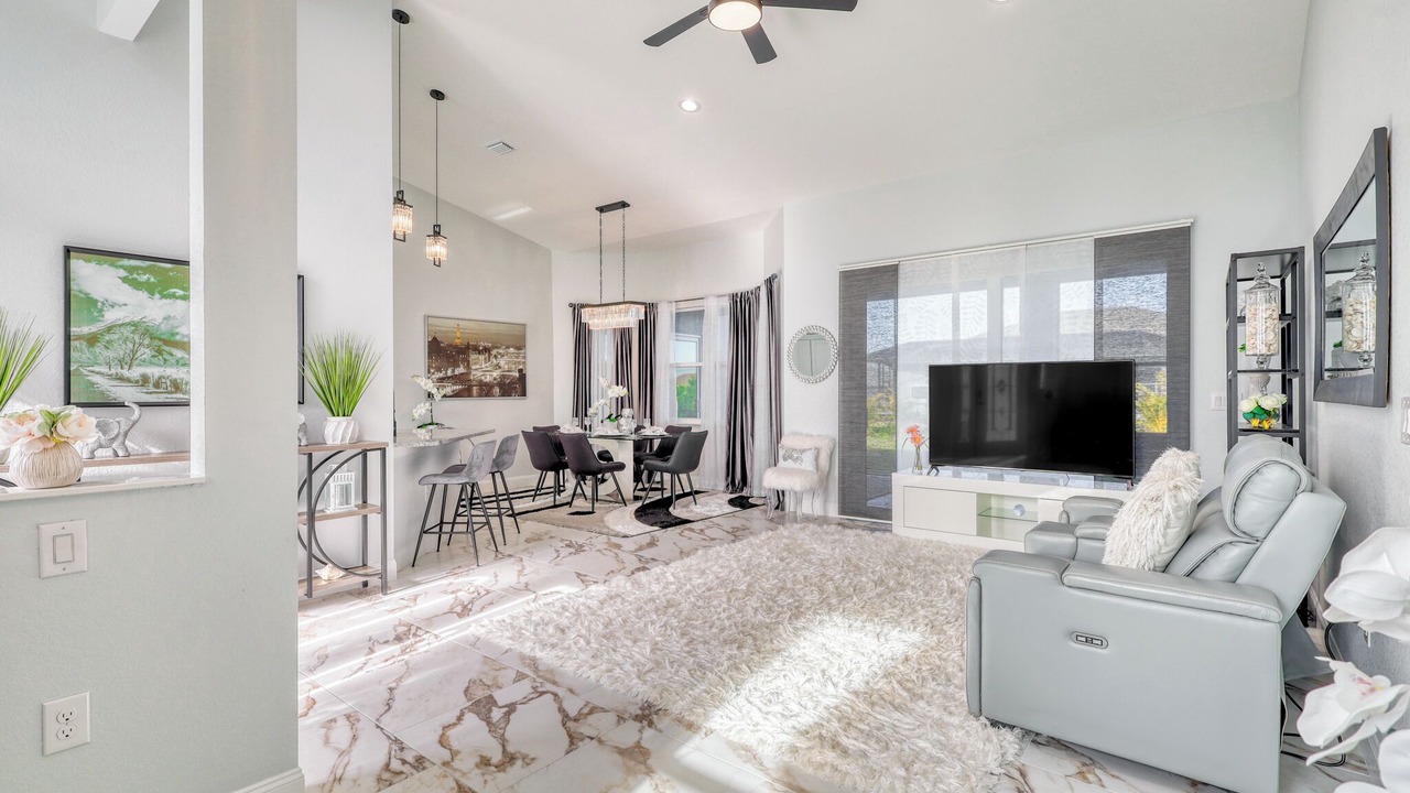 Photo of Livingroom in South Gulf Cove