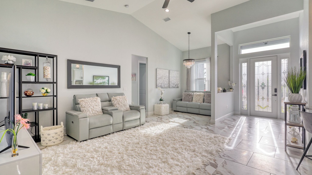 Photo of Livingroom in South Gulf Cove