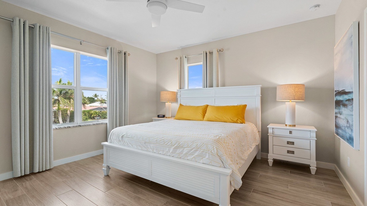 Photo of Bedroom in Yacht Club