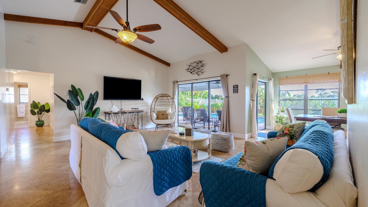 Photo of Livingroom in Lochmoor Waterway Estates