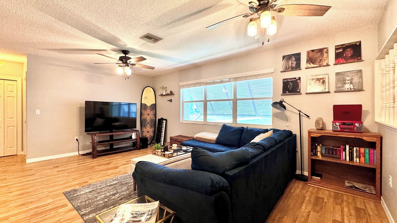 Photo of Livingroom in Charlotte Park