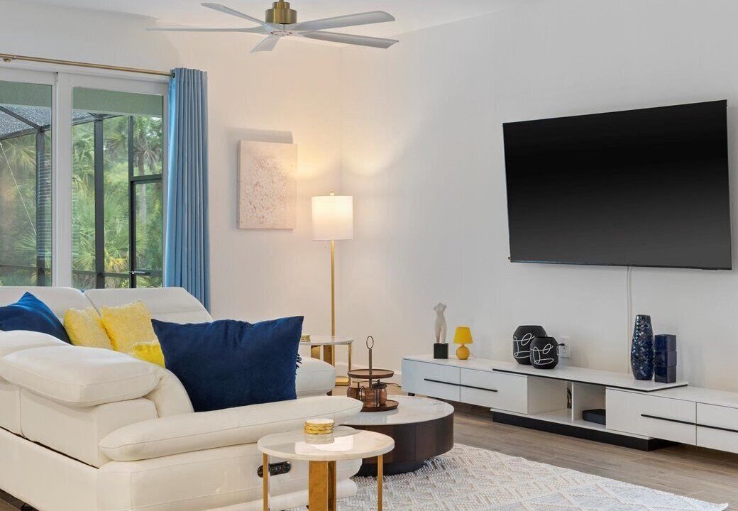 Photo of Livingroom in River Hall