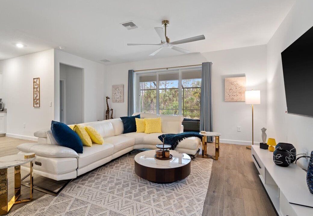 Photo of Livingroom in River Hall