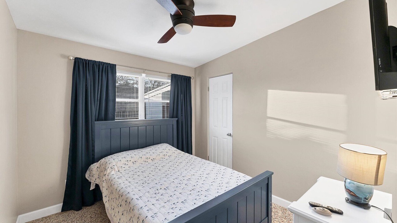 Photo of Bedroom in Bayshore Gardens