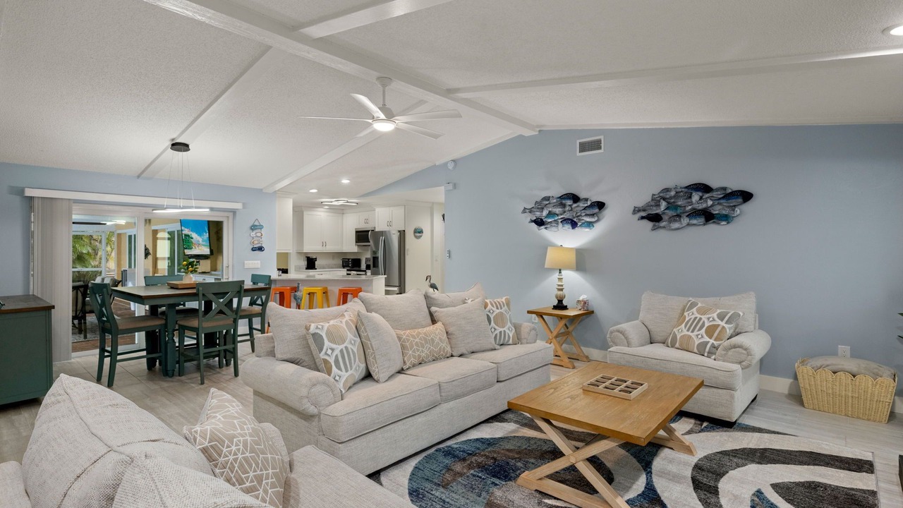 Photo of Livingroom in Eight Lakes