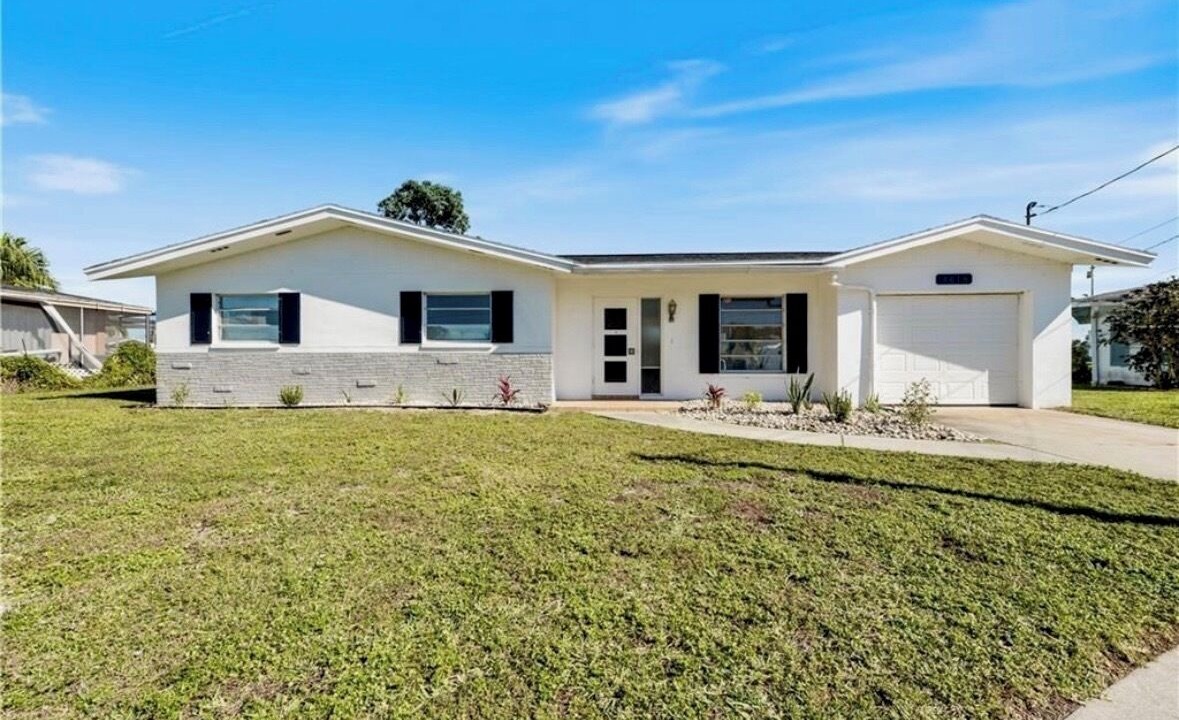 Photo of Outdoor in Lochmoor Waterway Estates